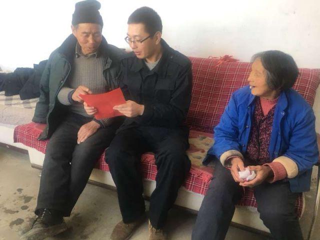 谈凤霞:温柔的童年想象与气象